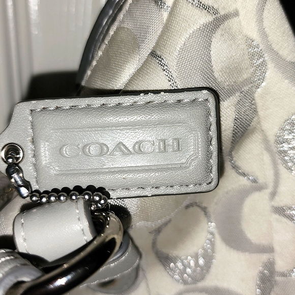 COACH handbag - Picture 3 of 14